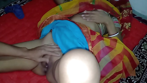 Indian amateur girl eats and sucks on her husband's dick