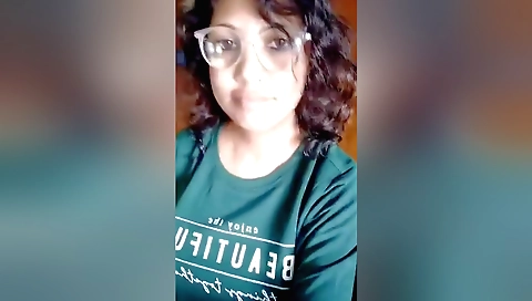 Sexy chick wearing a black bra on a solo camera clip