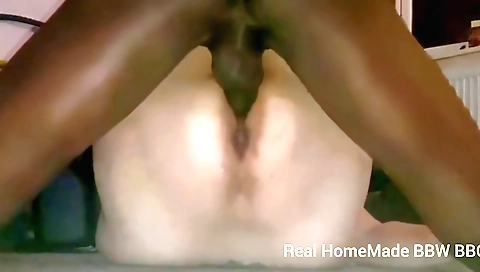 Indian amateur porn video showing her bouncing pussy on a big dildo