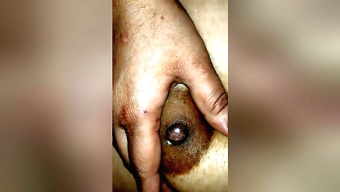 Indian babe gives a blow job and gets cum on her cunt