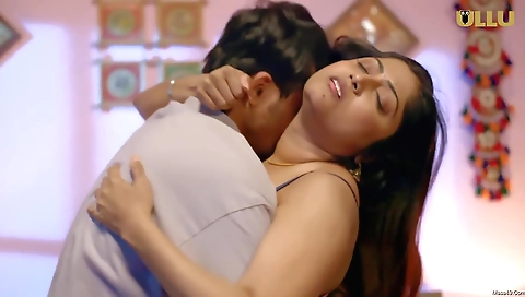Indian milf 300+kc and big ass is getting on the bed