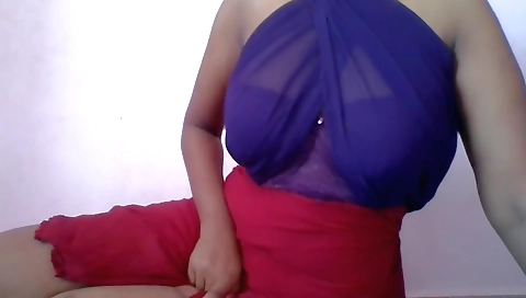Indian amateur woman makes you feel good on webcam