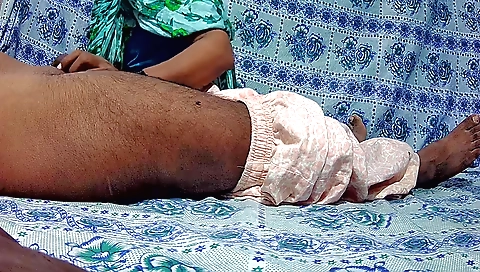 Hot Indian amateur video with sexy girl in black leather