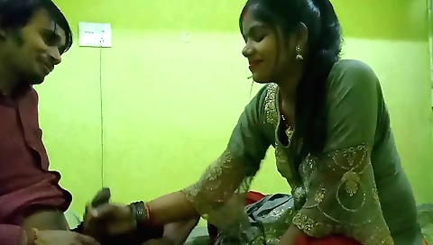 Indian brunette takes a look into her own room and fucks