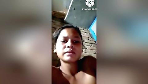 Indian desi babe fingerfucks in amateur solo video