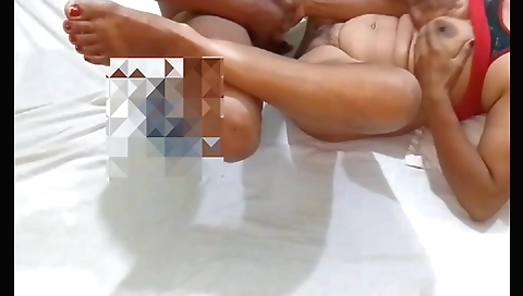 Indian lady fucked in her hairy cunt in amateur film
