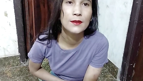 Indian stepsister gives blowjob with dildo in home video