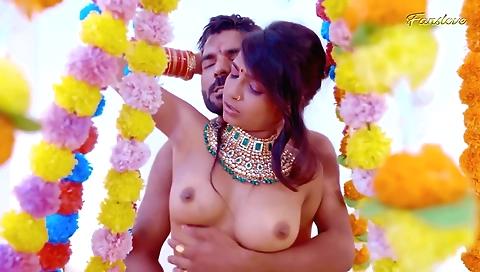 Indian bhabhi is getting a good sex with her hubby