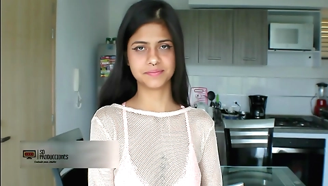 Indian brunette gives a facial after a deepthroat in amateur vid