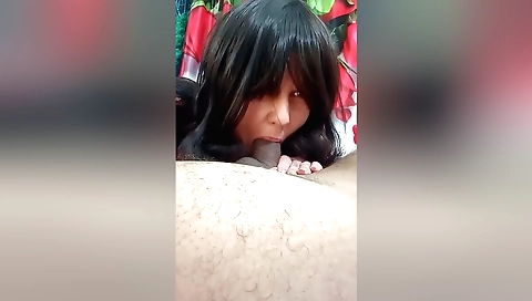 Indian teen with a good face fucks on the internet