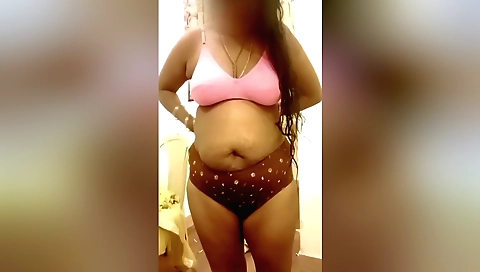Sexy stepmom seduced stepson in law in amateur clip