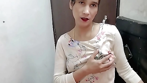 Indian solo amateur video with hot female in a dress