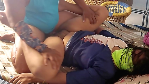 Indian couple is fucking their bhabhi chudna ka maja