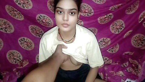 Busty desi girl with huge boobs fucks a muslim guy in the car