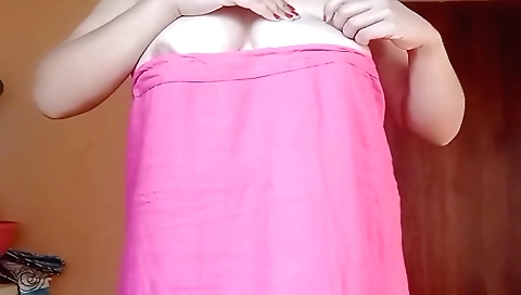 Indian big ass chick fucks herself with her big natural boobs
