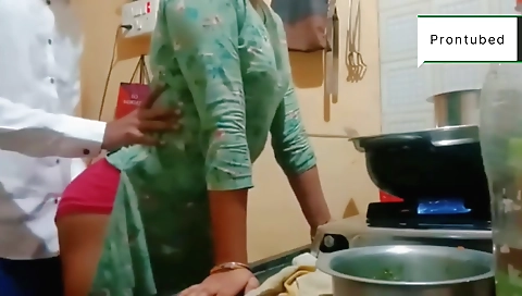 Indian amateur chick with a hot and sexy ass in webcam
