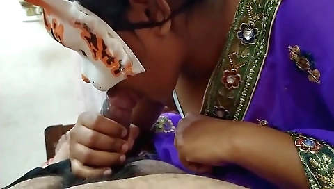 Indian girl in a cam video shows her face in a facial