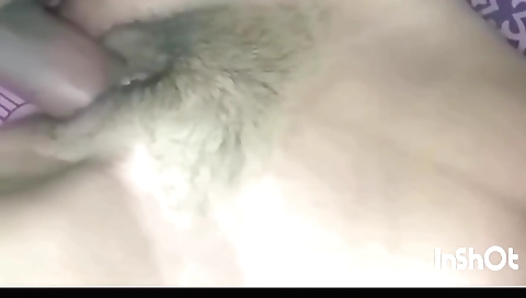 Hot indian girl gets hairy on her back and then her pussy