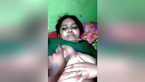 Indian pornstar 18+ with big hairy pussy sucking cock