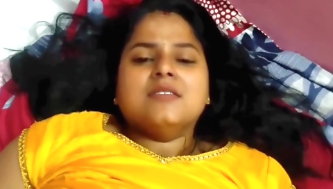 Indian brunette shows hairy pussy and hairy bush in webcam