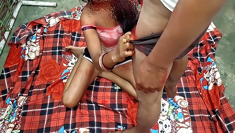 Indian brunette gets fucked in hot DIY with her body