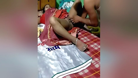 Sexy amateur brunette sex video with a beautiful mouth