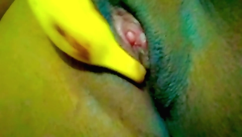 I used my vibrator on my clit till i masturbate with a toy