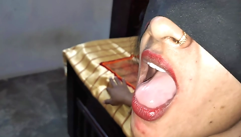 Amateur brunette xshika gets a huge load in her mouth