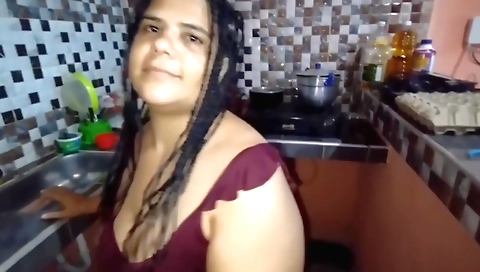 Chubby brunette chick getting nailed in a hard ass 3d video