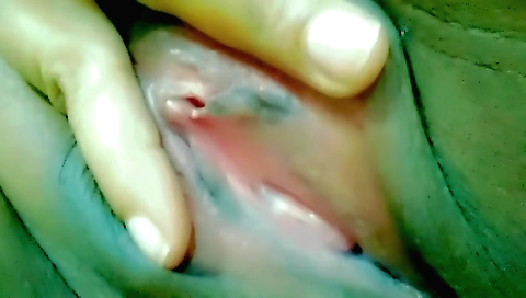 Indian woman masturbates to the guy in the bedroom solo