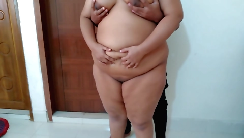 Indian teen in a sexy skirt shows off her sexy body