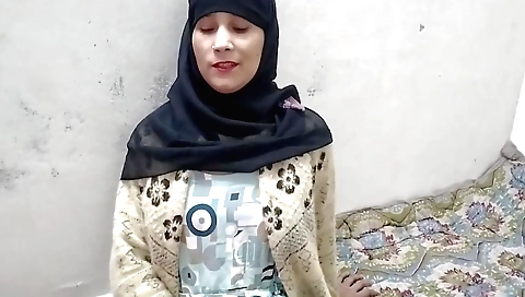 Sexy and sexy Indian solo teen playing with her hands