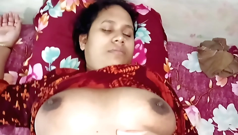 Indian hairy girl fucked with a creampie in homemade porn