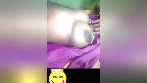 Indian chick gets her hairy pussy pounded in a live video