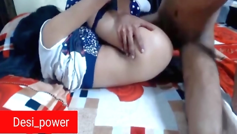 Indian college slut with brown hair fucks in webcam vid