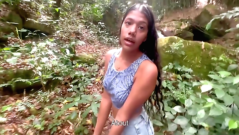 Indian brunette with a tanned face deepthroats with her stepbrother