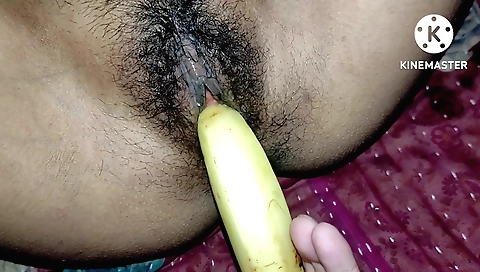 Indian stepmom with a perfect smile gets her pussy filled