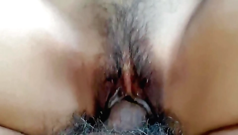 Indian babe gives a blowjob and gets her pussy fucked
