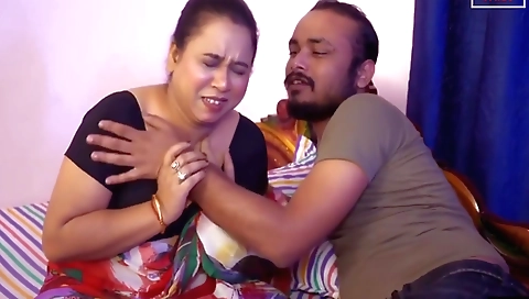 Indian mature woman has a big butt and her body has cum on her face
