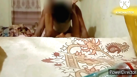 Webcam girl makes love with her friend and has a fantastic video