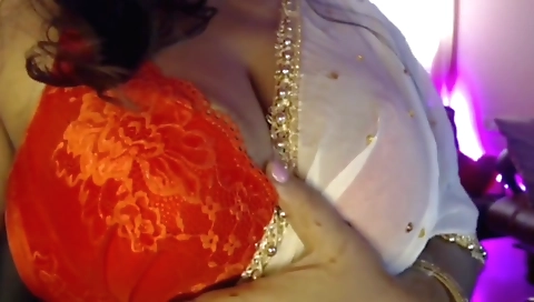 Horny amateur brunette girl masturbates in a nude solo video