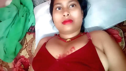 Amateur indian babe with small tits gets fucked by her boyfriend