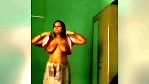 I show my aunt my big tits and pussy on the webcam