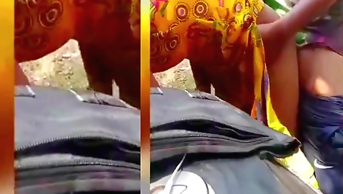 Bhabhi ko jate waqt jahid khub chudai ki jati gyan me jate me