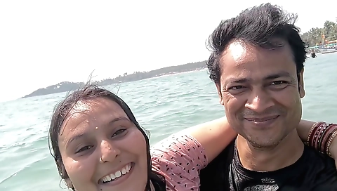 A milf gets fucked in the sea in amateur porn video